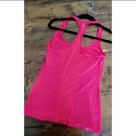 Victoria's Secret Workout Tank VSX Sport - Picture 2 of 3